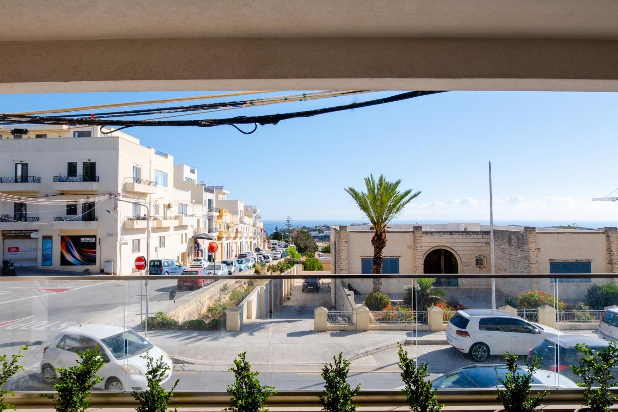 Mellieha, Charming 2 Bedroom Santa Maria Heights Apartment *