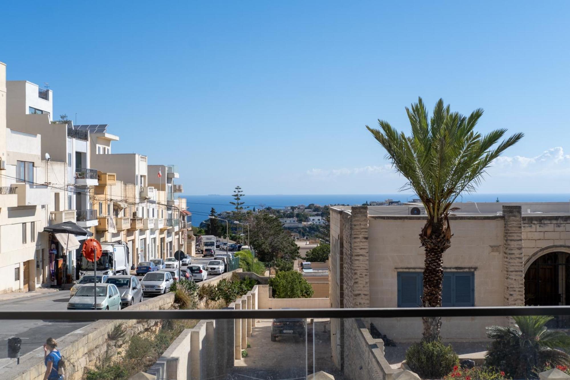 Mellieha, Charming 2 Bedroom Santa Maria Heights Apartment *